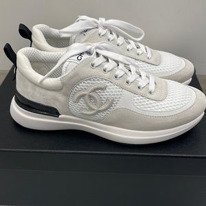 Chanel sneakers 22P size 38.5 size